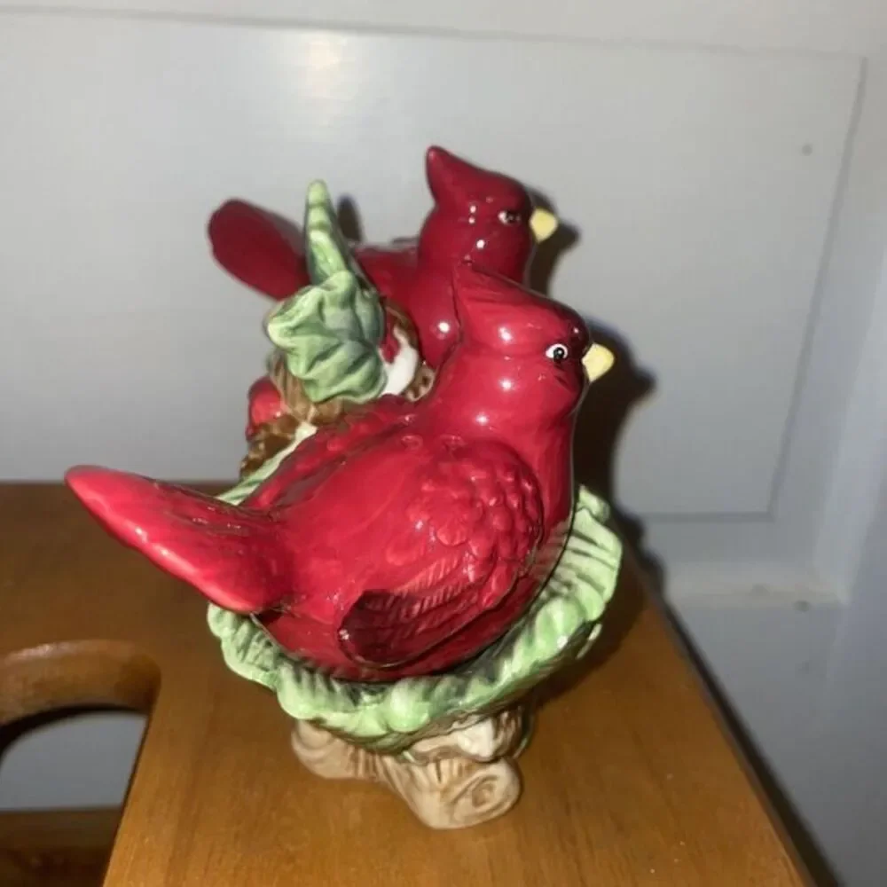 Red Cardinal‎ Salt And Paper Shakers In Holly Leaf Stand